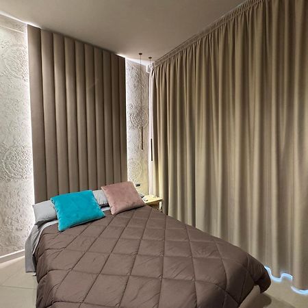 Tropicana Room Caserta Eksteriør billede