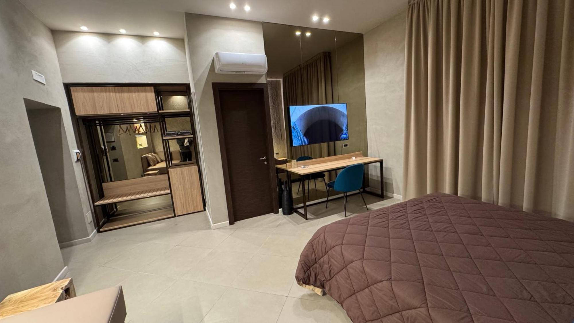 Tropicana Room Caserta Eksteriør billede