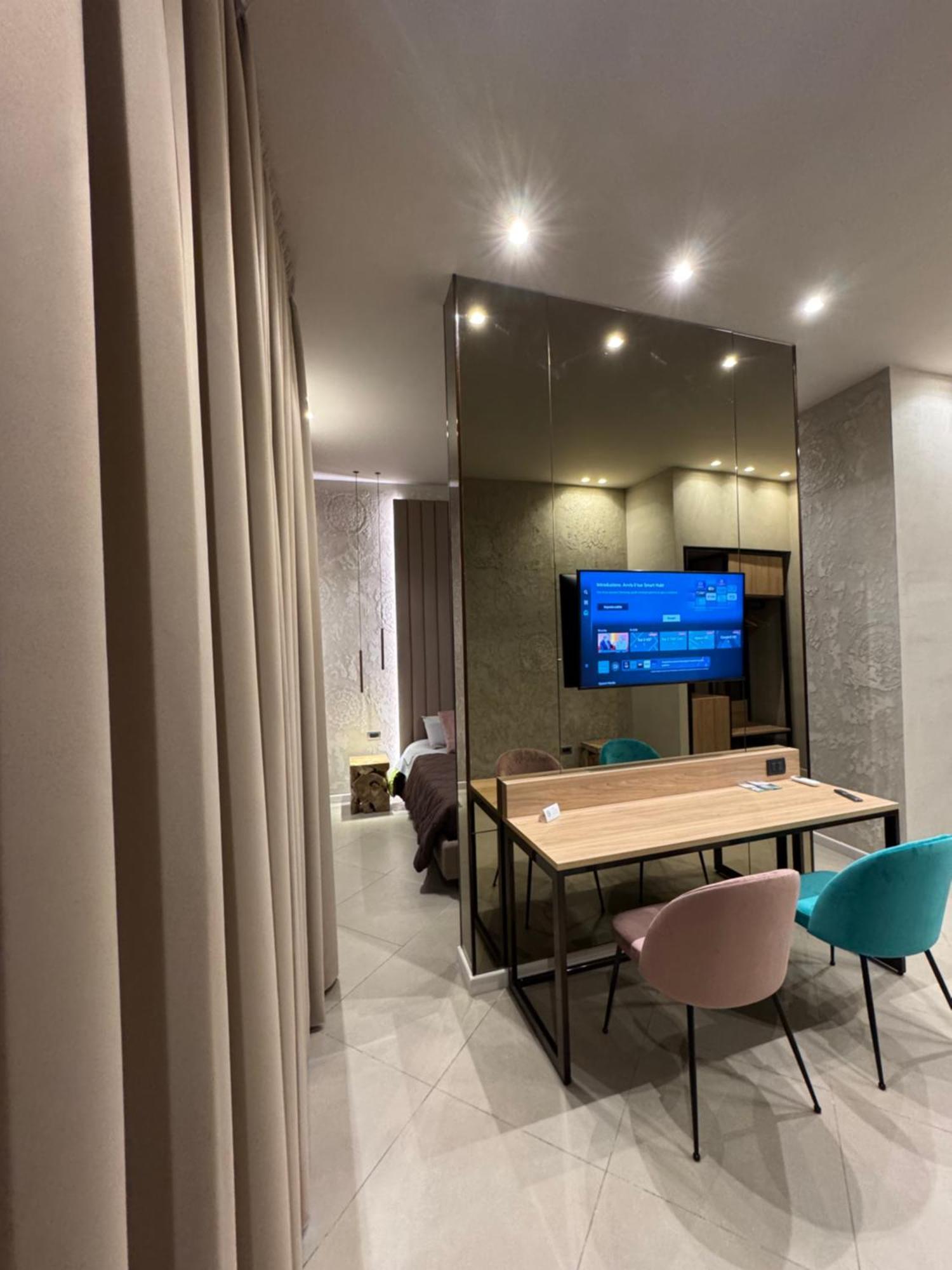 Tropicana Room Caserta Eksteriør billede