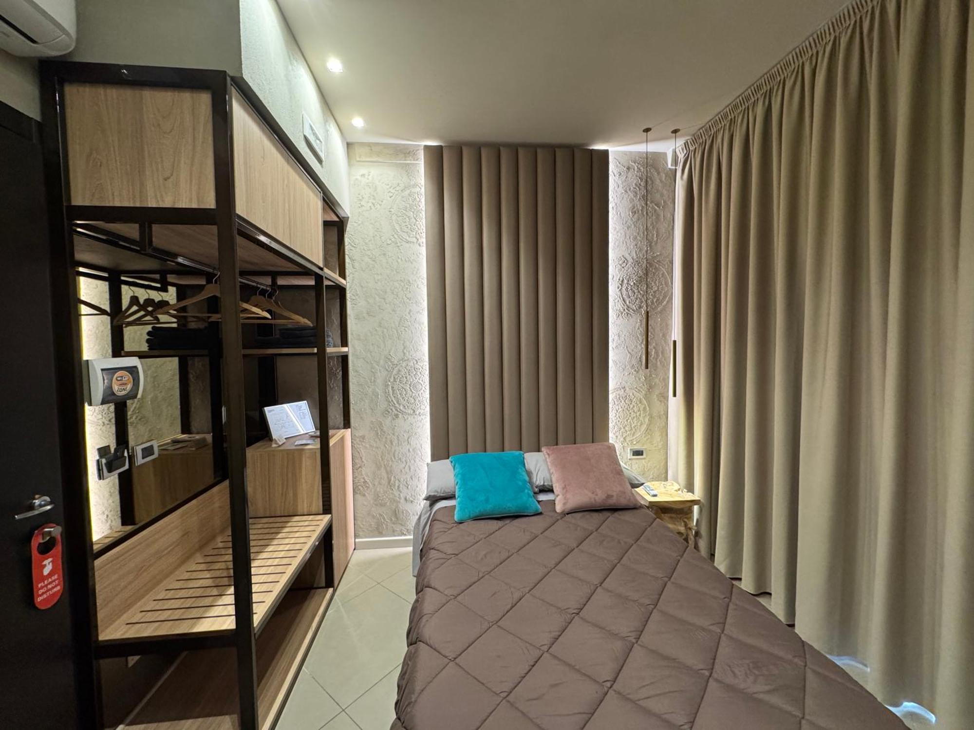 Tropicana Room Caserta Eksteriør billede